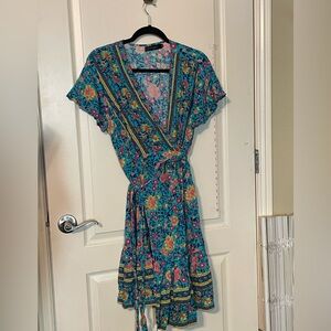 Bright and floral wrap dress size xl knee length zesica brand